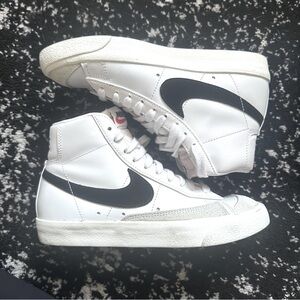 Nike Blazer Mid '77